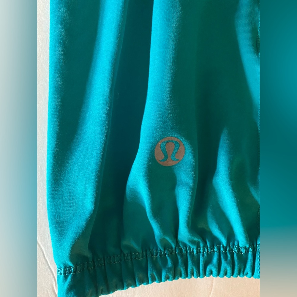 EUC Lululemon Aqua Light It Up Surge Ruched Pocket 2 strap size 4 - Picture 11 of 11
